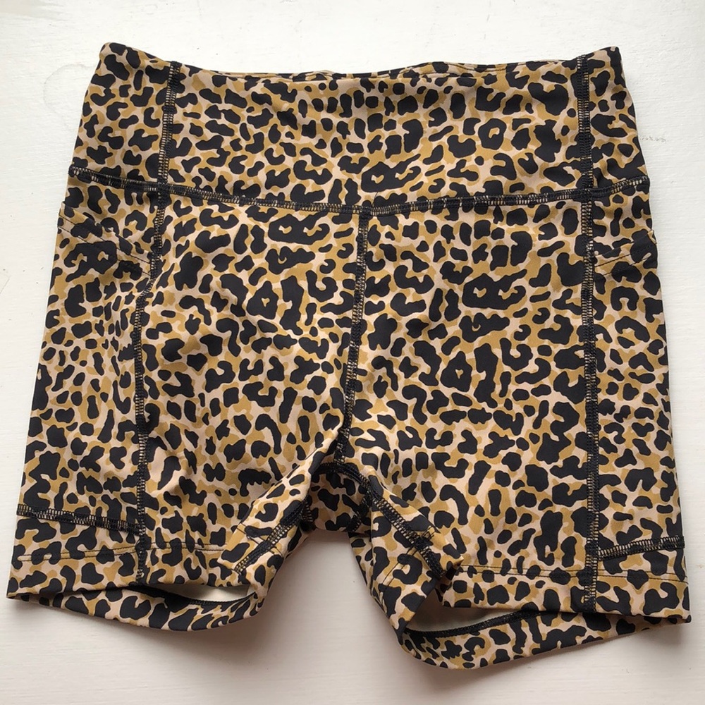 Outdoor Voices Move Free 3.5” Shorts